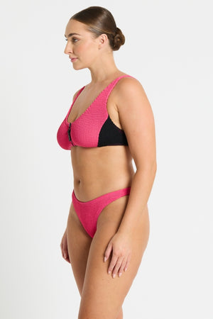 Bond-eye Splice Scout Crop - Raspberry Black