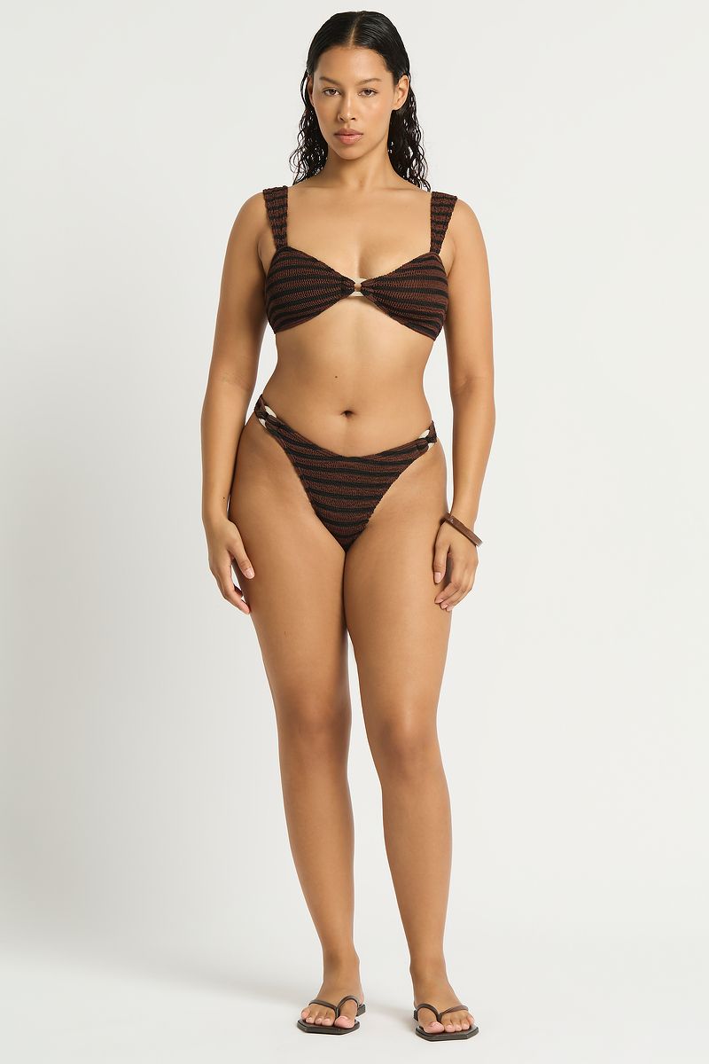 Bond-Eye Ring Delphi Crop - Carob/Black