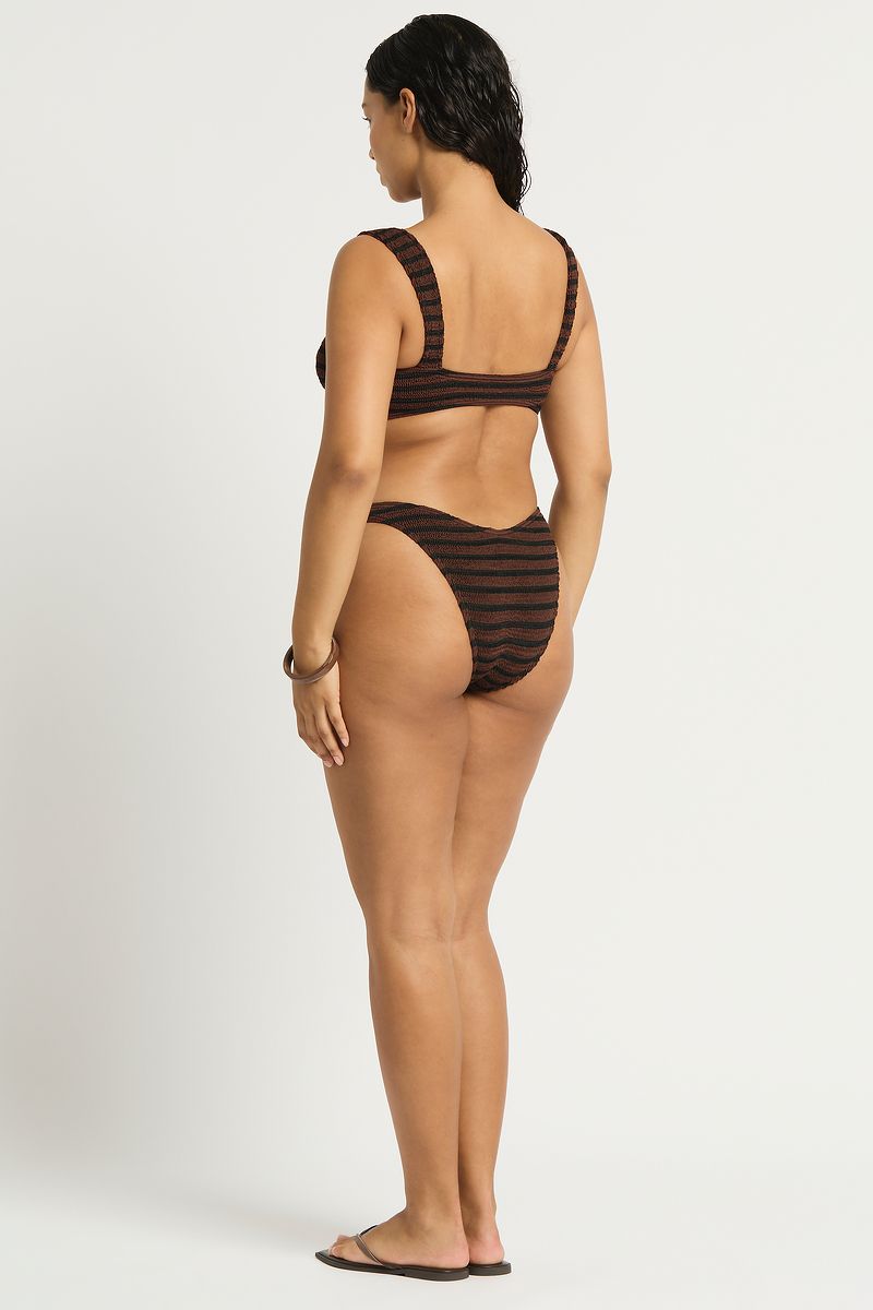 Bond-Eye Ring Delphi Crop - Carob/Black