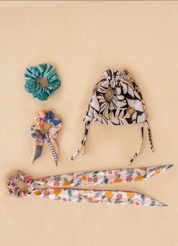 Maaji Ebony Scrunchies - Outline Florals