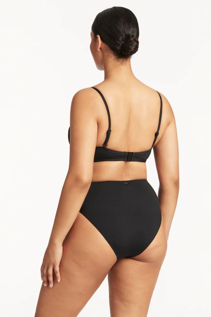 Sea Level D/DD Moulded Cup Bralette - Scalloped