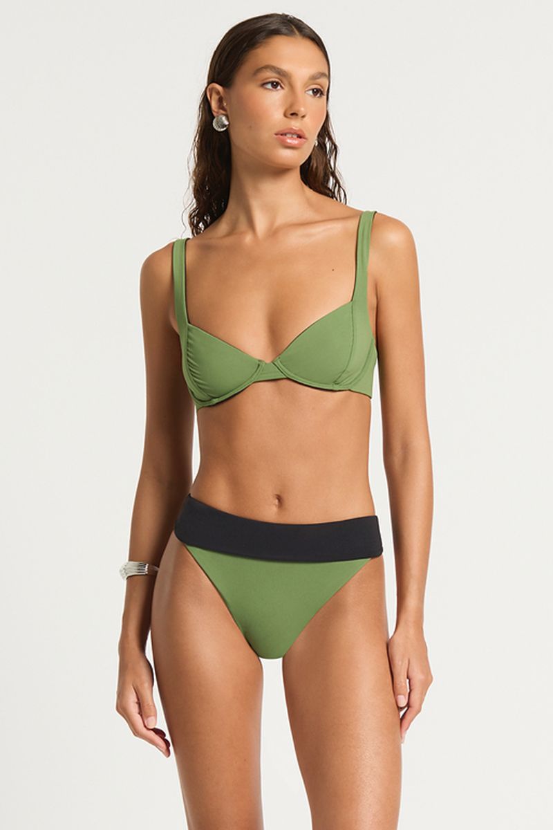 Bond-eye Ryan Balconette - Martini / Black