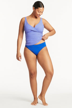 Sea Level Cross Front Multifit Singlet Top - Checkmate